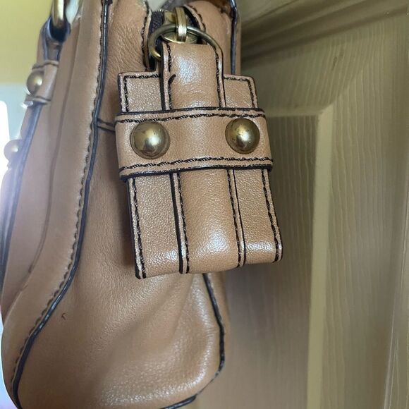 Banana Republic leather medium satchel with gold tone hardwares - Picture 6 of 13